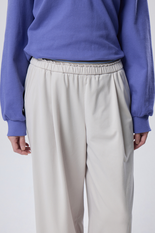 https://img.benettonmall.com/PARTS/KB/26F/BAPT35641BE_MB_M2.jpg?cb=1788777022