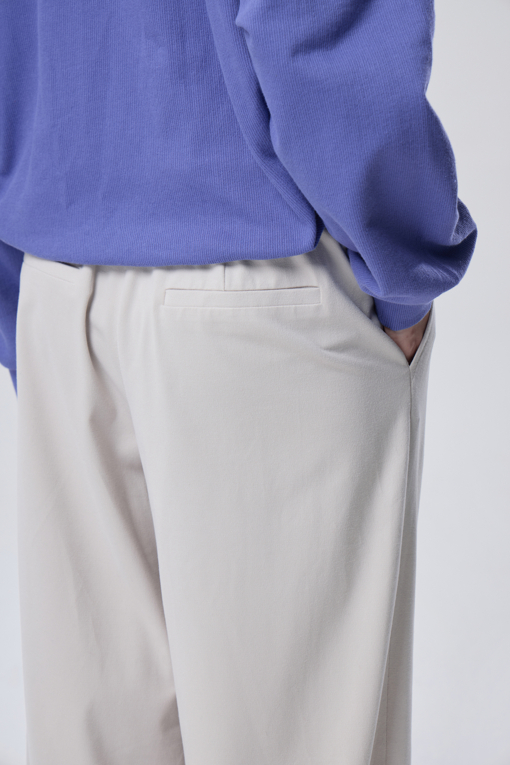 https://img.benettonmall.com/PARTS/KB/26F/BAPT35641BE_MB_M4.jpg?cb=1788777022