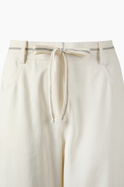 https://img.benettonmall.com/PARTS/KB/26F/BAPT36641IV_MB_D2.jpg