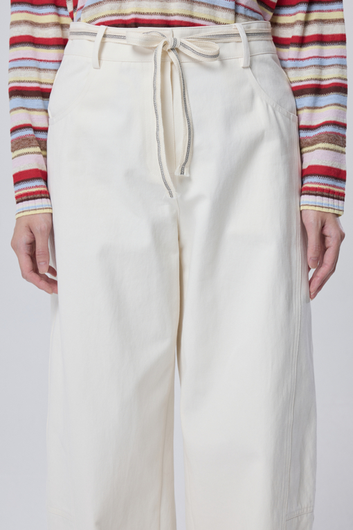 https://img.benettonmall.com/PARTS/KB/26F/BAPT36641IV_MB_M2.jpg?cb=1788777022