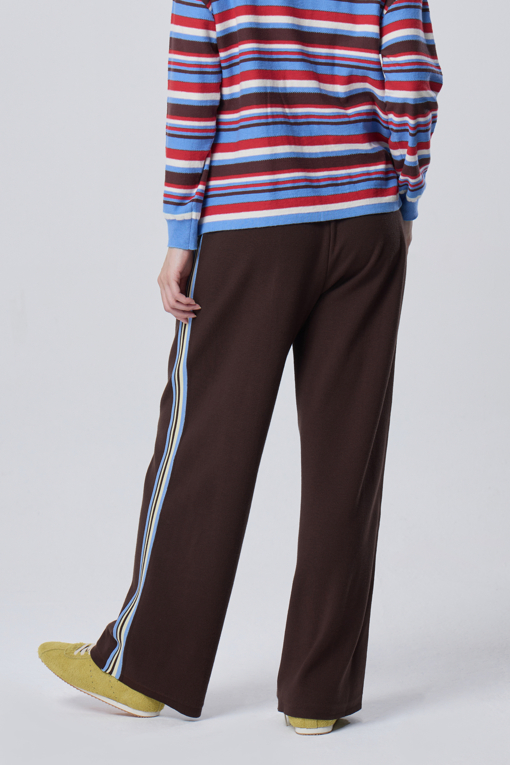https://img.benettonmall.com/PARTS/KB/26F/BAPT37641BR_MB_M1.jpg?cb=1788777022