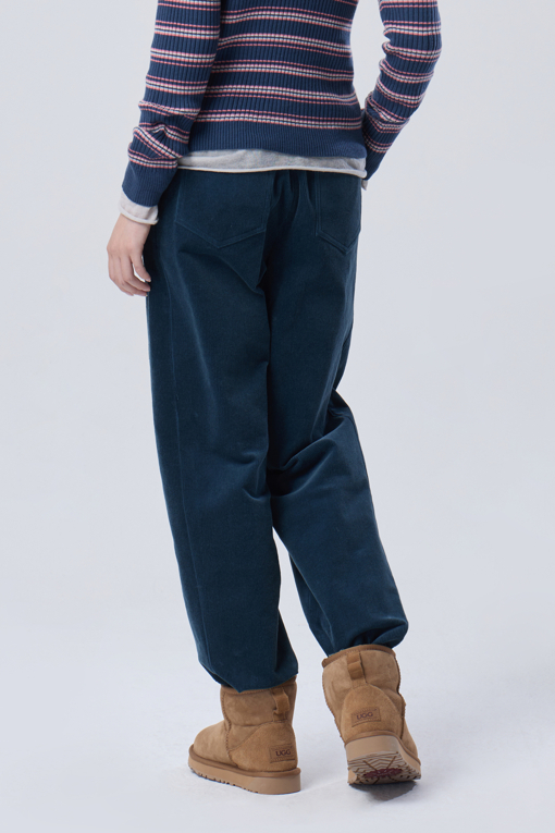 https://img.benettonmall.com/PARTS/KB/26F/BAPT50661NY_MB_M1.jpg