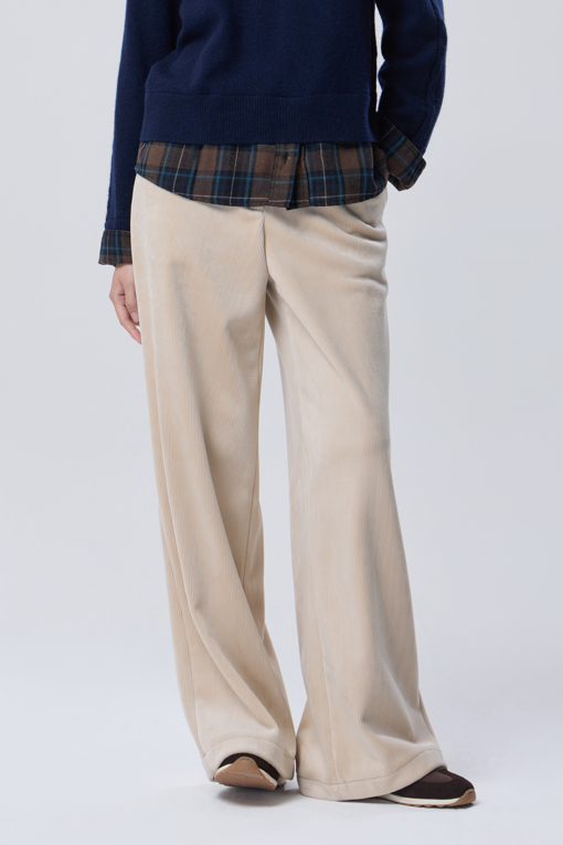 https://img.benettonmall.com/PARTS/KB/26F/BAPT52661BE_MB_M0.jpg