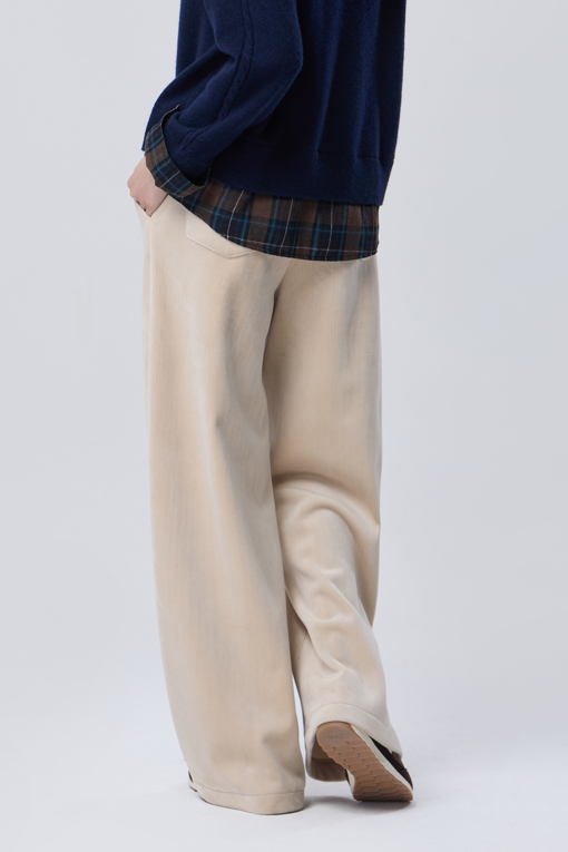 https://img.benettonmall.com/PARTS/KB/26F/BAPT52661BE_MB_M1.jpg