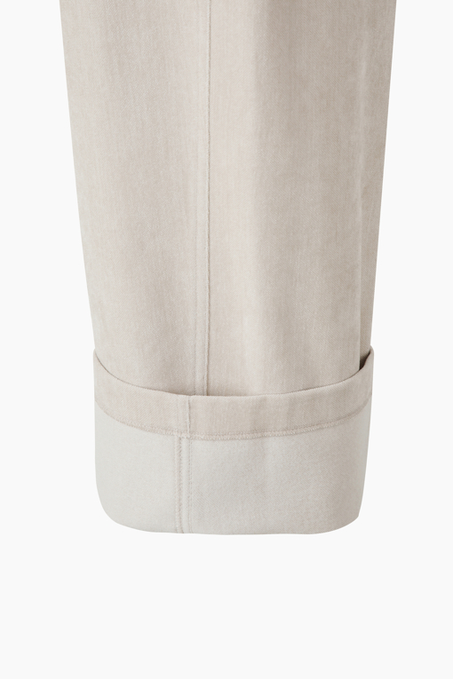 https://img.benettonmall.com/PARTS/KB/26F/BAPT53661BE_MB_D6.jpg