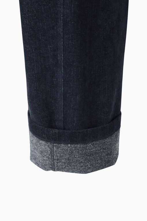 https://img.benettonmall.com/PARTS/KB/26F/BAPT53661NY_MB_D6.jpg
