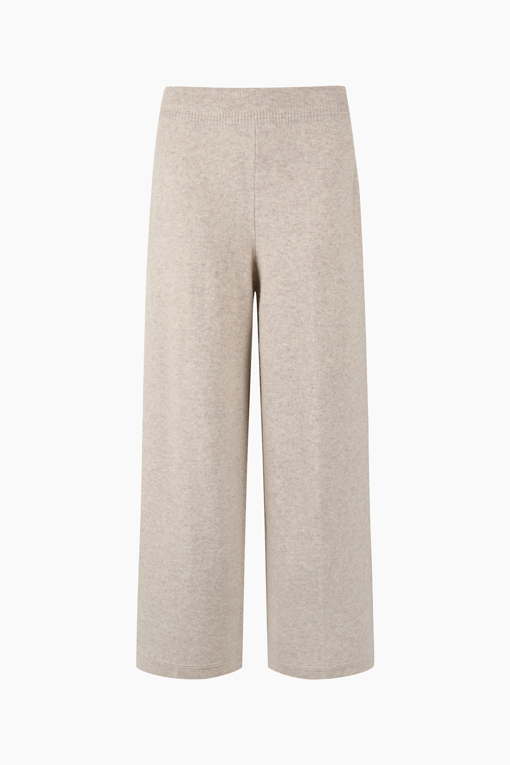 https://img.benettonmall.com/PARTS/KB/26F/BAPT55661IV_MB_D0.jpg
