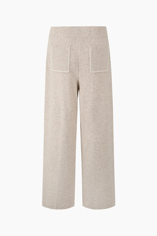 https://img.benettonmall.com/PARTS/KB/26F/BAPT55661IV_MB_D1.jpg
