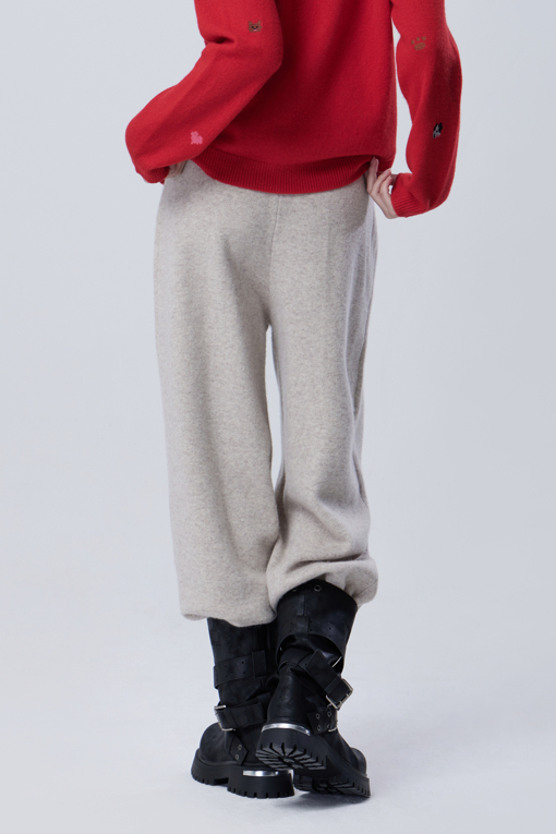https://img.benettonmall.com/PARTS/KB/26F/BAPT55661IV_MB_M1.jpg