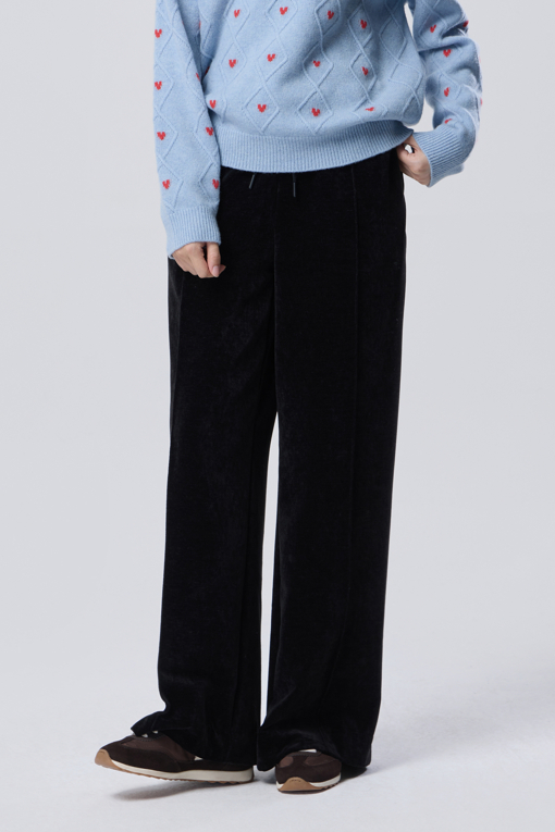 https://img.benettonmall.com/PARTS/KB/26F/BAPT57661BK_MB_M0.jpg