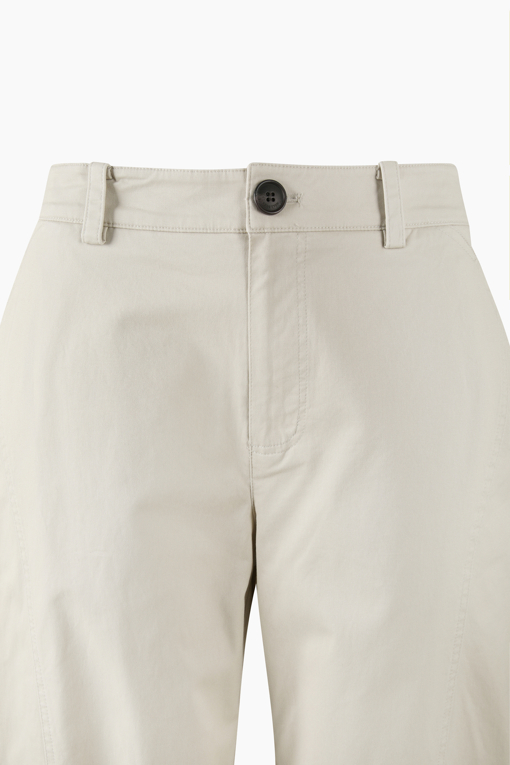 https://img.benettonmall.com/PARTS/KB/26F/BAPT60661BG_MB_D2.jpg
