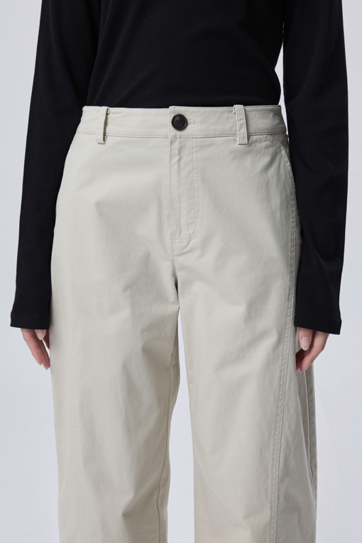 https://img.benettonmall.com/PARTS/KB/26F/BAPT60661BG_MB_M2.jpg