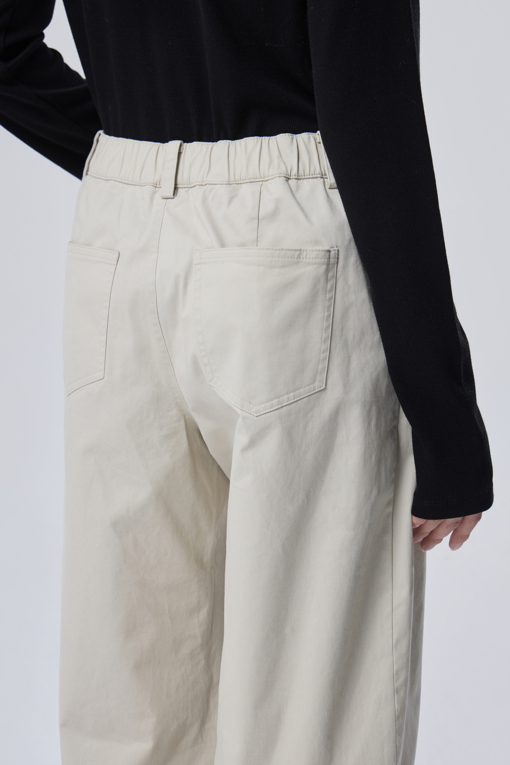 https://img.benettonmall.com/PARTS/KB/26F/BAPT60661BG_MB_M4.jpg