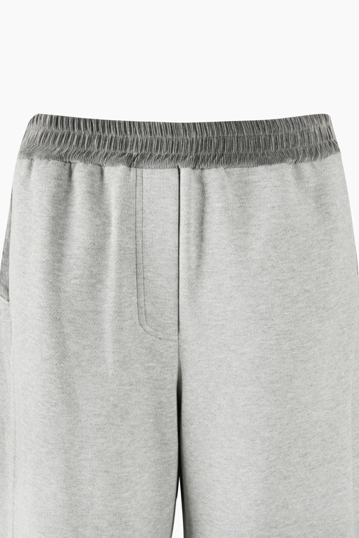 https://img.benettonmall.com/PARTS/KB/26F/BAPT72661GR_MB_D2.jpg