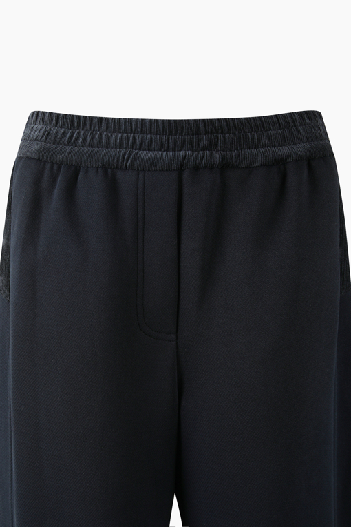 https://img.benettonmall.com/PARTS/KB/26F/BAPT72661NY_MB_D2.jpg