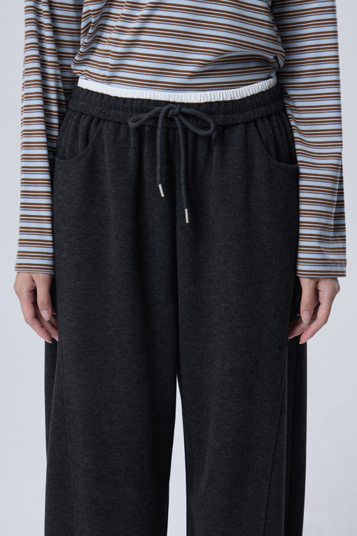 https://img.benettonmall.com/PARTS/KB/26F/BAPTE4661DG_MB_M2.jpg