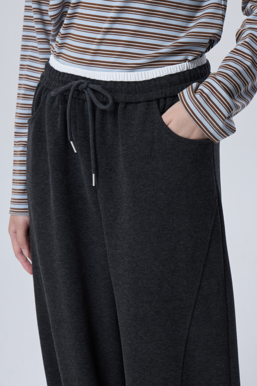 https://img.benettonmall.com/PARTS/KB/26F/BAPTE4661DG_MB_M3.jpg