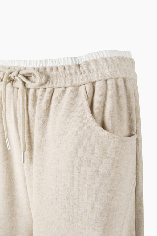 https://img.benettonmall.com/PARTS/KB/26F/BAPTE4661IV_MB_D3.jpg