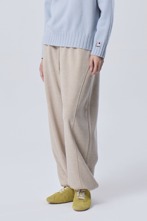 https://img.benettonmall.com/PARTS/KB/26F/BAPTE4661IV_MB_M0.jpg