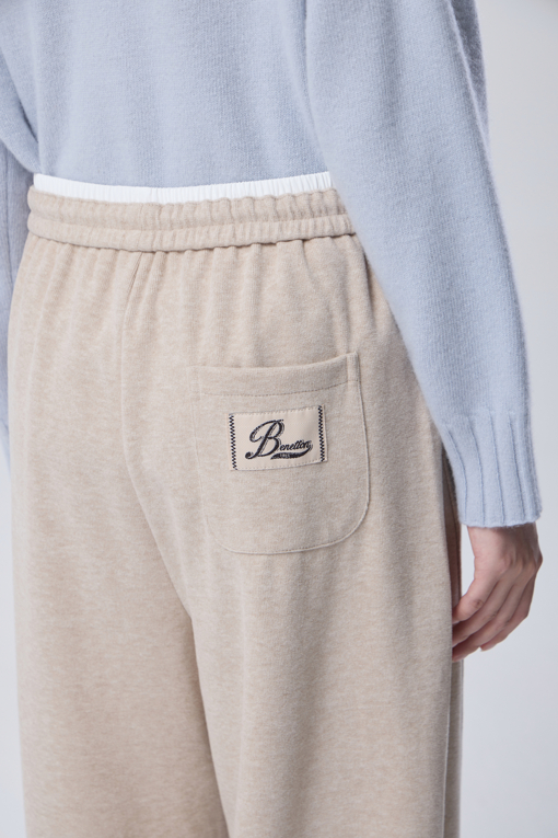 https://img.benettonmall.com/PARTS/KB/26F/BAPTE4661IV_MB_M4.jpg