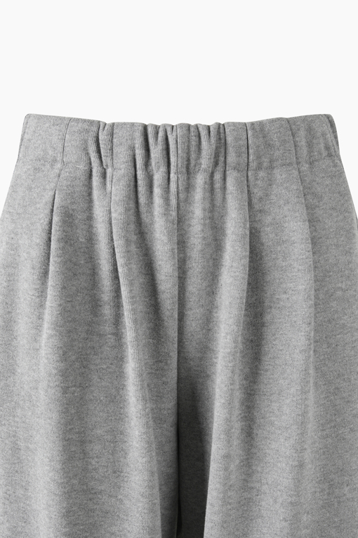 https://img.benettonmall.com/PARTS/KB/26F/BAPTF2661DG_MB_D2.jpg