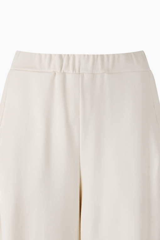 https://img.benettonmall.com/PARTS/KB/26F/BAPTF4661CR_MB_D2.jpg