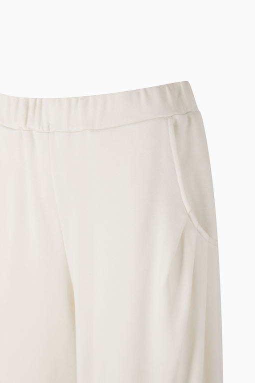 https://img.benettonmall.com/PARTS/KB/26F/BAPTF4661CR_MB_D3.jpg