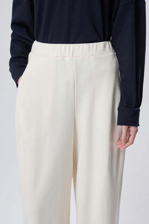 https://img.benettonmall.com/PARTS/KB/26F/BAPTF4661CR_MB_M2.jpg