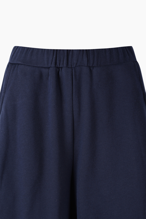 https://img.benettonmall.com/PARTS/KB/26F/BAPTF4661NY_MB_D2.jpg
