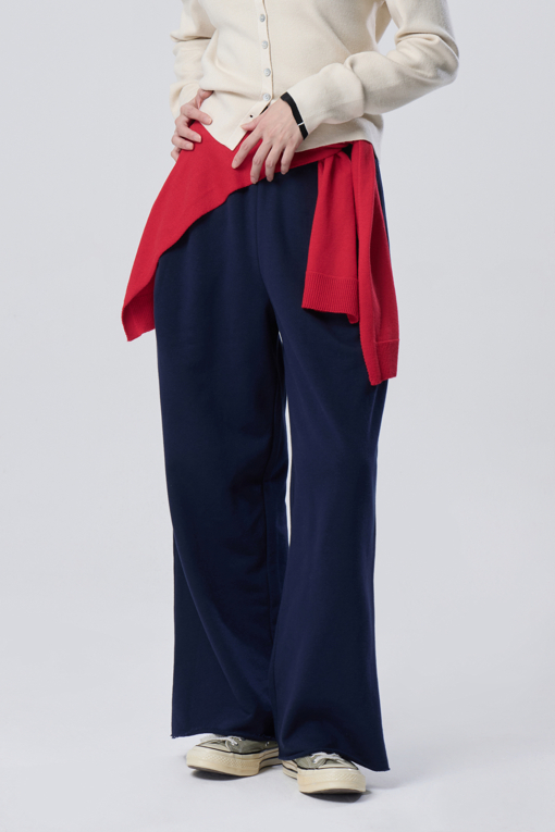 https://img.benettonmall.com/PARTS/KB/26F/BAPTF4661NY_MB_M0.jpg