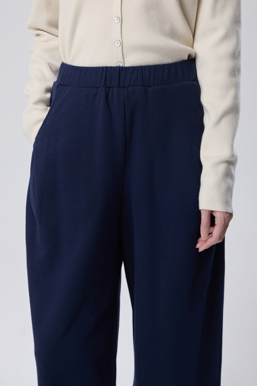 https://img.benettonmall.com/PARTS/KB/26F/BAPTF4661NY_MB_M2.jpg