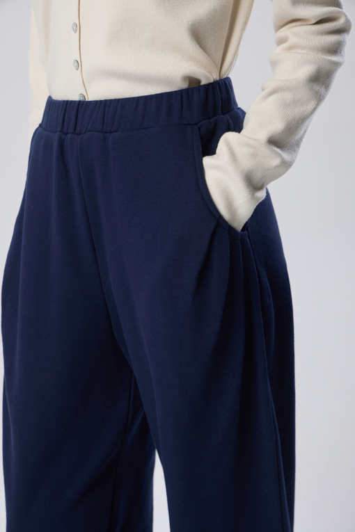 https://img.benettonmall.com/PARTS/KB/26F/BAPTF4661NY_MB_M3.jpg