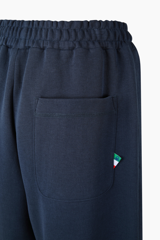 https://img.benettonmall.com/PARTS/KB/26F/BAPTG1661DN_MB_D5.jpg