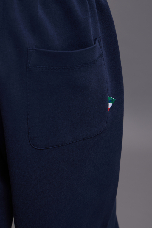 https://img.benettonmall.com/PARTS/KB/26F/BAPTG1661DN_MB_M8.jpg