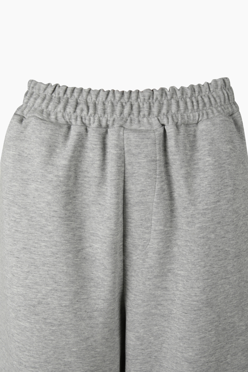 https://img.benettonmall.com/PARTS/KB/26F/BAPTG1661MG_MB_D2.jpg