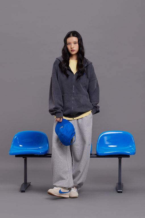 https://img.benettonmall.com/PARTS/KB/26F/BAPTG1661MG_MB_M1.jpg
