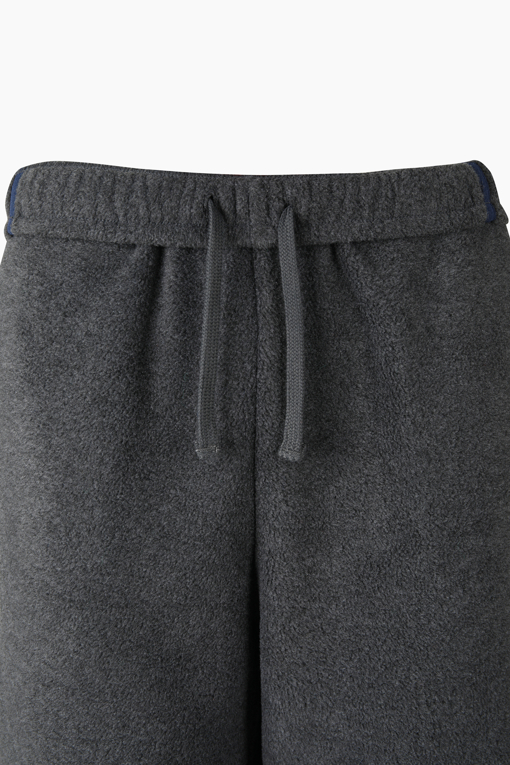 https://img.benettonmall.com/PARTS/KB/26F/BAPTG2661DG_MB_D7.jpg