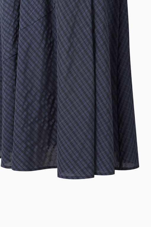 https://img.benettonmall.com/PARTS/KB/26F/BASK01641DN_MB_D14.jpg?cb=1788777022