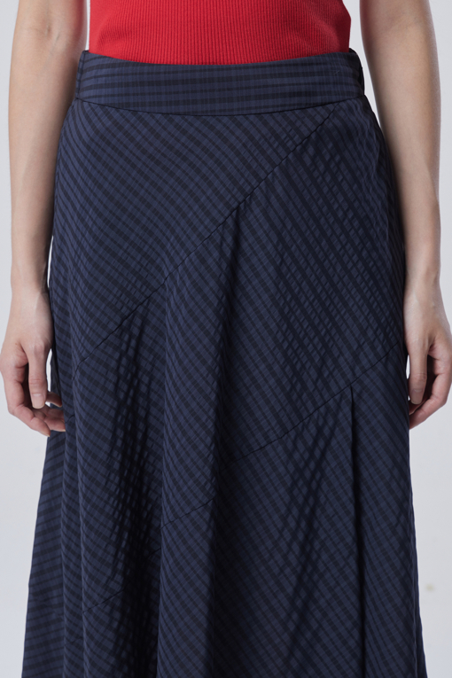 https://img.benettonmall.com/PARTS/KB/26F/BASK01641DN_MB_D2.jpg?cb=1788777022
