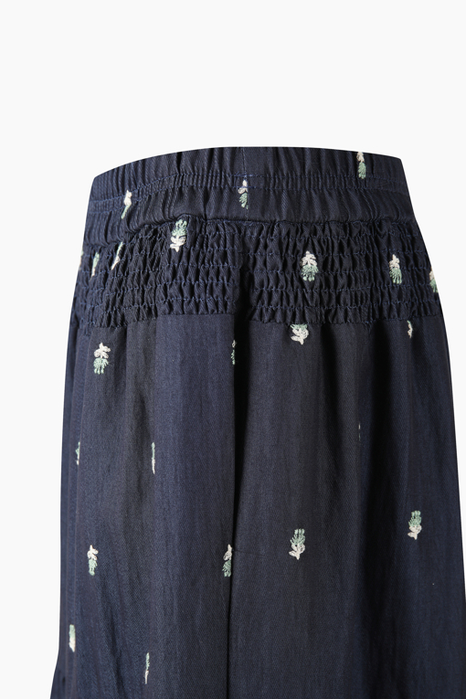 https://img.benettonmall.com/PARTS/KB/26F/BASK04641NY_MB_D4.jpg