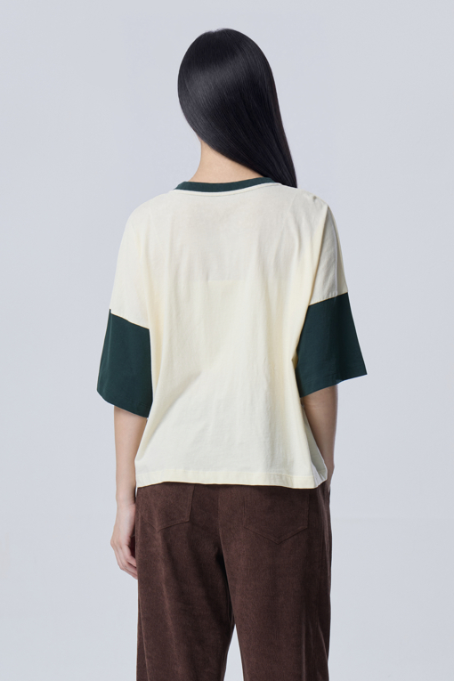 https://img.benettonmall.com/PARTS/KB/26F/BATS04641IV_MB_D1.jpg?cb=1788777022