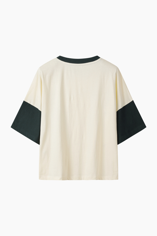 https://img.benettonmall.com/PARTS/KB/26F/BATS04641IV_MB_D11.jpg?cb=1788777022