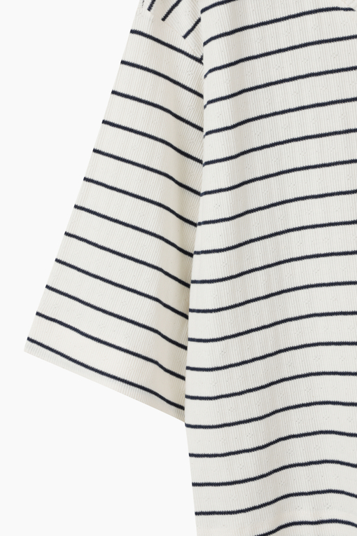 https://img.benettonmall.com/PARTS/KB/26F/BATS05641CR_MB_D13.jpg?cb=1788777022