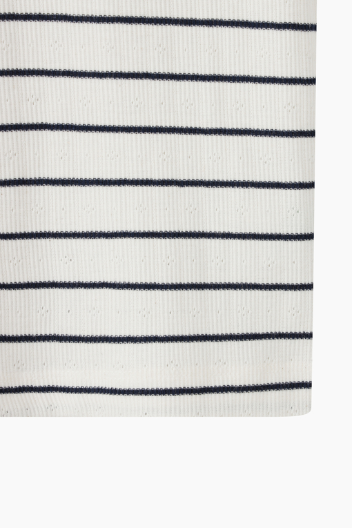 https://img.benettonmall.com/PARTS/KB/26F/BATS05641CR_MB_D14.jpg?cb=1788777022
