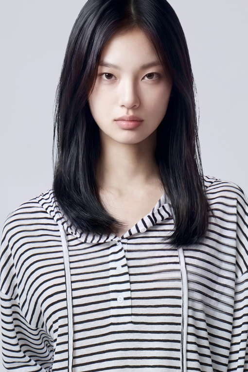 https://img.benettonmall.com/PARTS/KB/26F/BATSE1641BK_MB_D2.jpg?cb=1788777022
