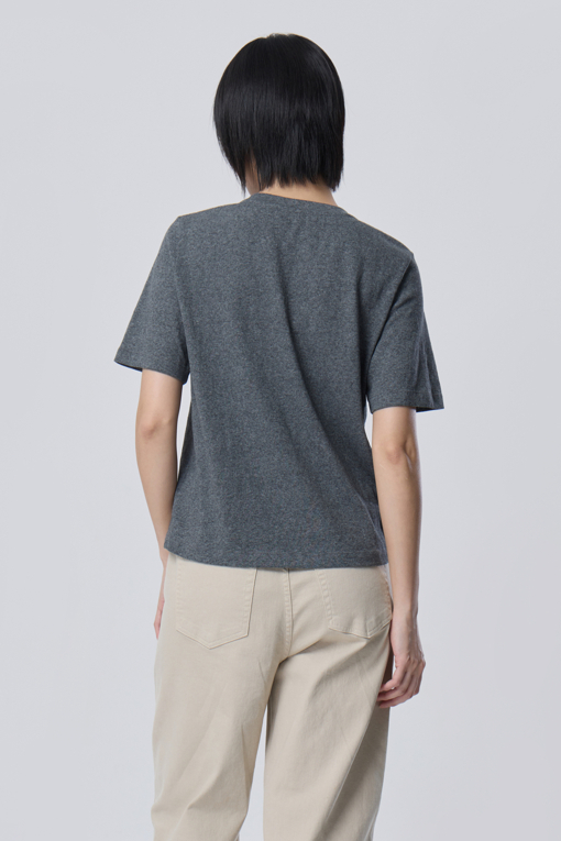 https://img.benettonmall.com/PARTS/KB/26F/BATSE5641MG_MB_M1.jpg?cb=1788777022