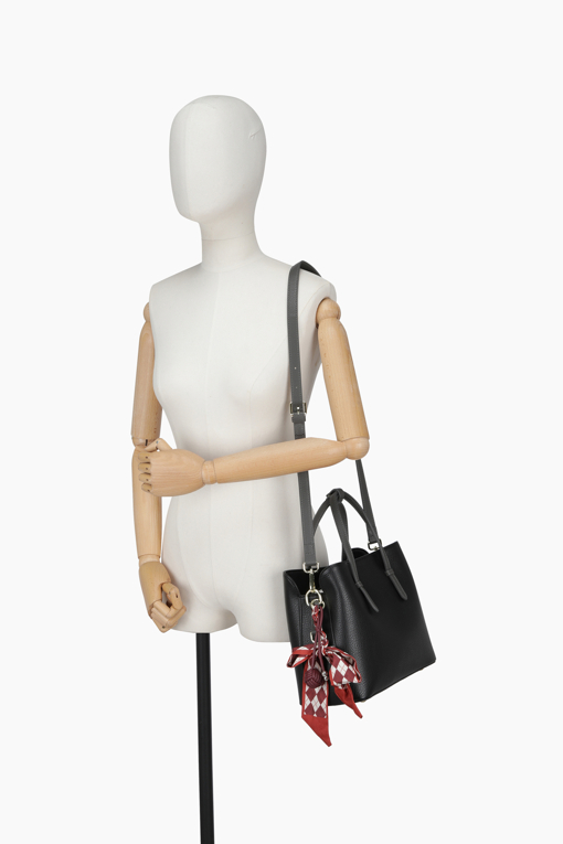 https://img.benettonmall.com/PARTS/KB/26F/BCBG03641BK_MB_D7.jpg