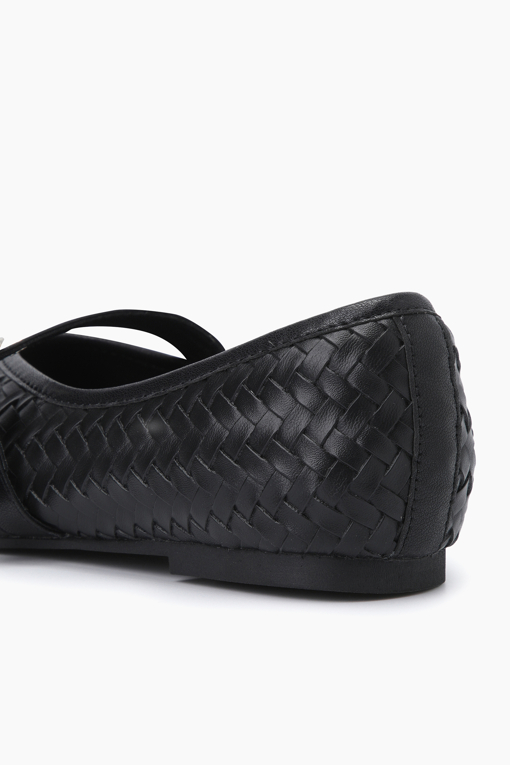 https://img.benettonmall.com/PARTS/KB/26F/BCSH02641BK_MB_D4.jpg?cb=1788777022