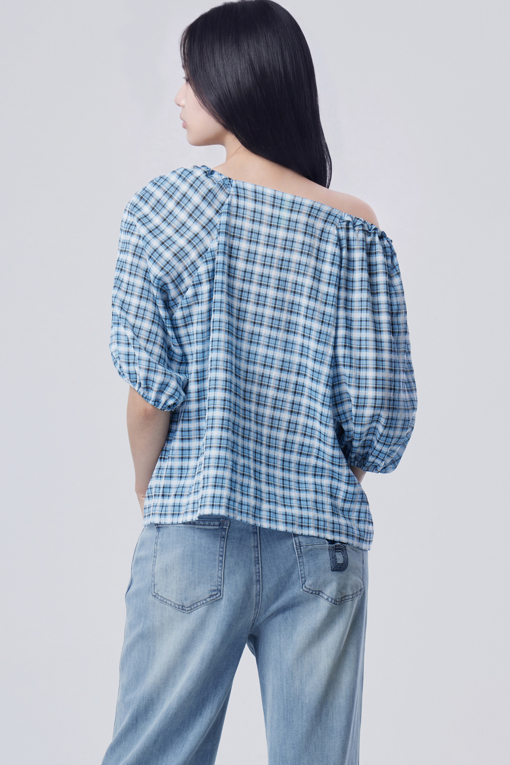 https://img.benettonmall.com/PARTS/KB/26S/BABL55631BL_MB_D1.jpg