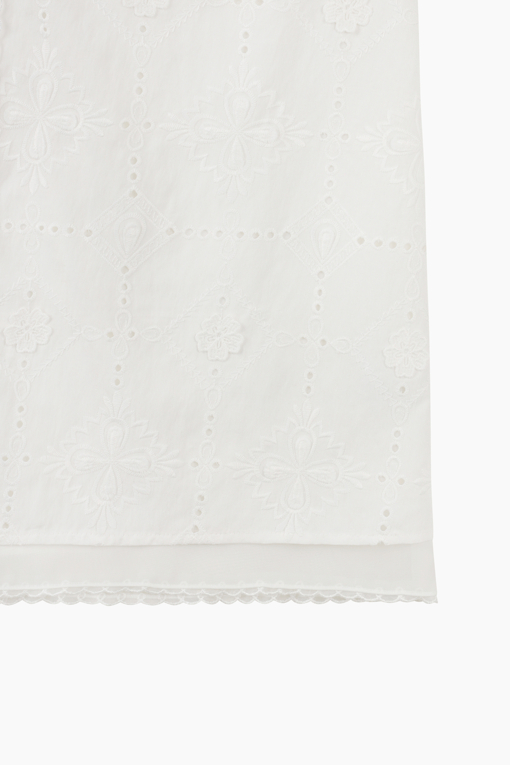 https://img.benettonmall.com/PARTS/KB/26S/BABL75631IV_MB_D4.jpg